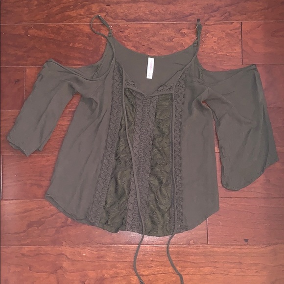 Xhilaration Tops - Beautiful green top